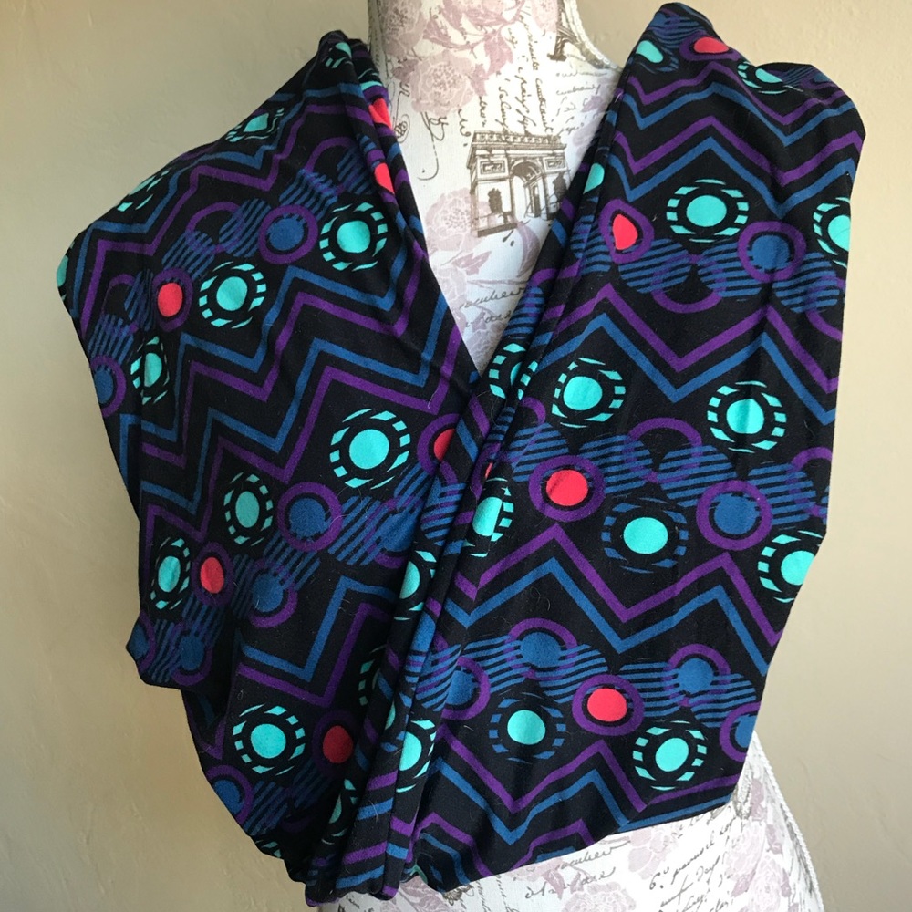LuLaRoe Zigzag Circle Leggings